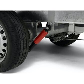 Traileren er forberedt til tempo 100 godkendelse. Så længe traileren er monteret med de originale støddæmpere, kan den tempo 100 godkendes.