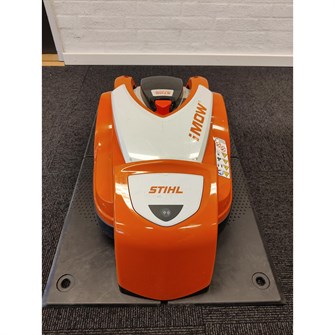 DEMO: Stihl RMI 422.2 PC Robotplæneklipper - op til 1700 m²
