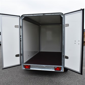 Med døre til fuld adgang