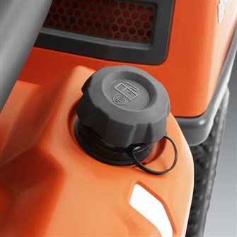 Husqvarna R 214TC Comfort Edition tankdæksel
