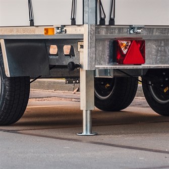 Henra - Støtteben med drejesokkel inkl. håndtage og holder til håndtaget. belastning 2600 kg.