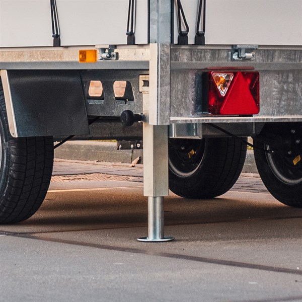 Henra - Støtteben med drejesokkel inkl. håndtage og holder til håndtaget. belastning 2600 kg.