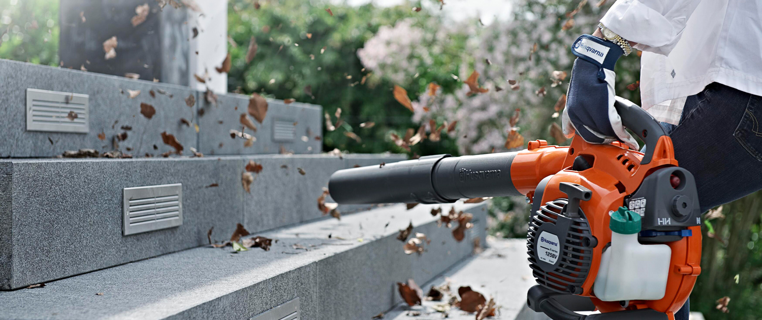 Løvblæsere fra Husqvarna gør havearbejdet nemmere og hurtigere