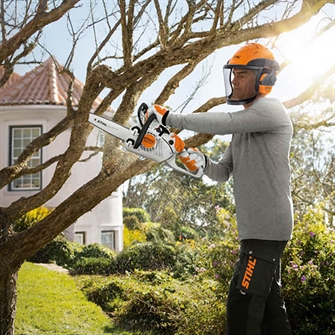 Stihl MS 151 C-E Motorsav - lav vægt og stor ydelse