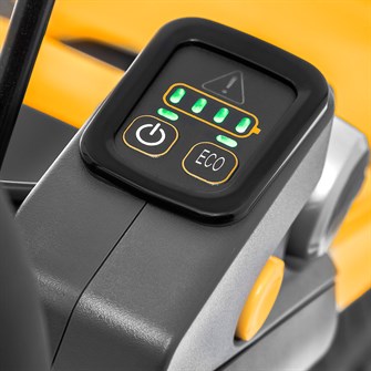 STIGA Multiclip 747 S AE Plæneklipper - brugervenligt display