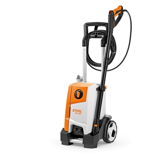 Med integreret opbevaring af slange m.m.