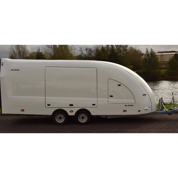 Woodford RL 5000 - Lukket trailer - 2.600 kg - Bred model - 2 aksler