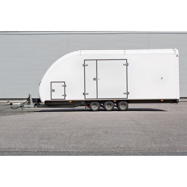 Woodford RL 7000 - Lukket trailer - 3.500 kg - Bred model - 3 aksler