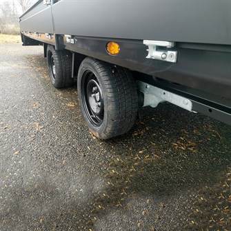 Henra PL357024 Toakslet Platformtrailer XPert Edition aksler