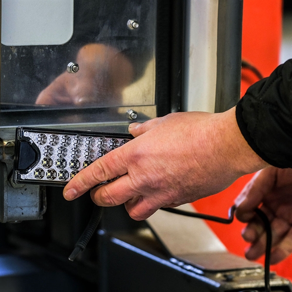 Montering af to kameraer i trailer